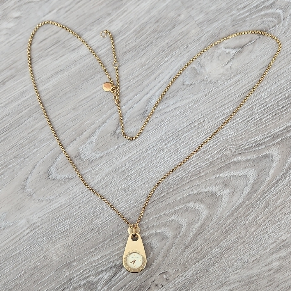Marc Jacob’s Heavy Gold Pendant Necklace